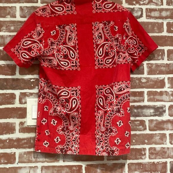NWT MNML Men's Red Bandana Print Button Front Cotton Button Down SS Shirt XS - Picture 3 of 8
